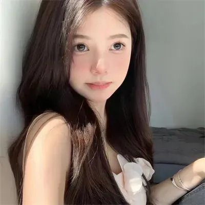 伊塞克湖的猩红色罂粟花